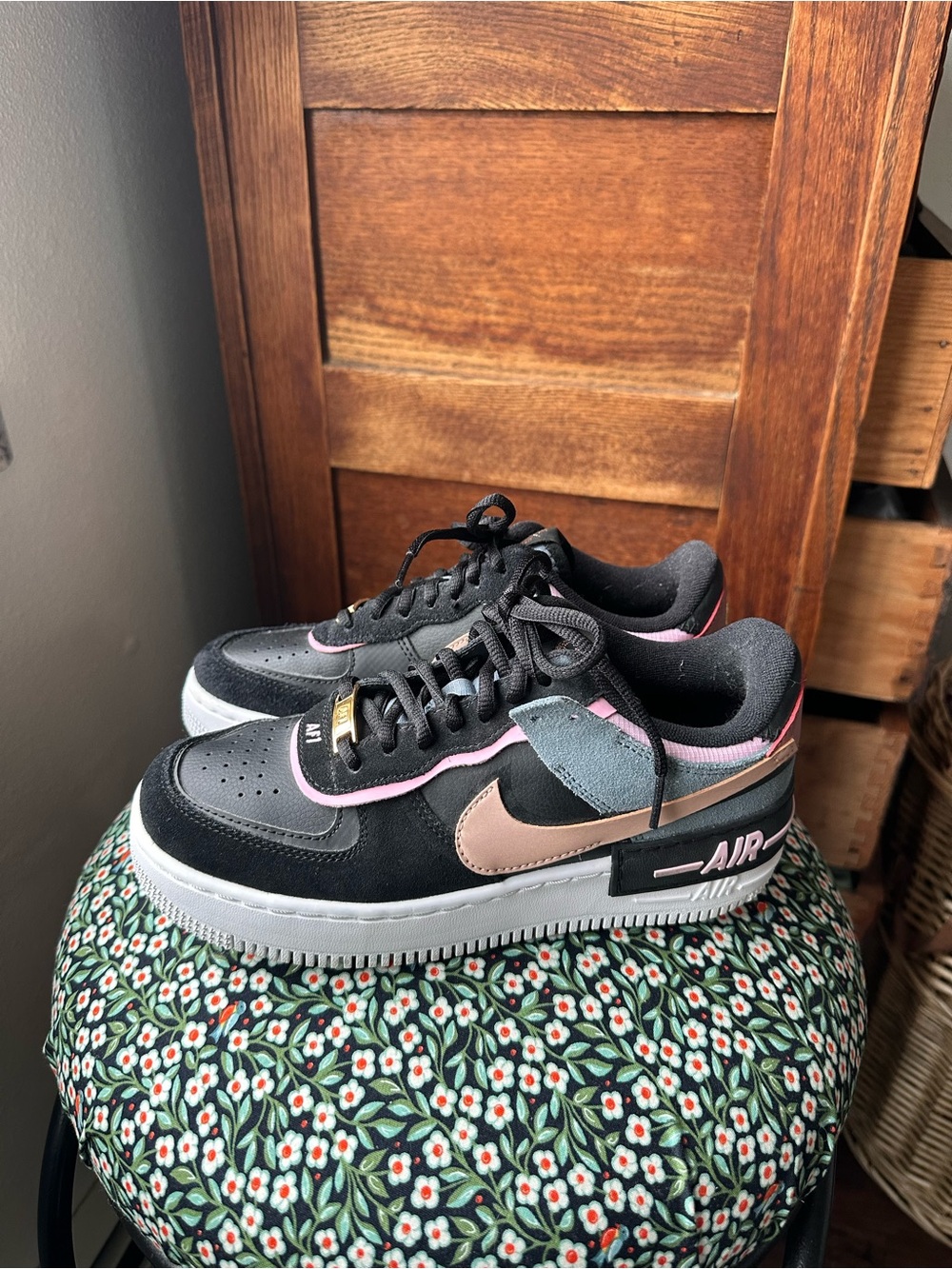 Nike Low-Top Sneakers in Black, Pink, Tan